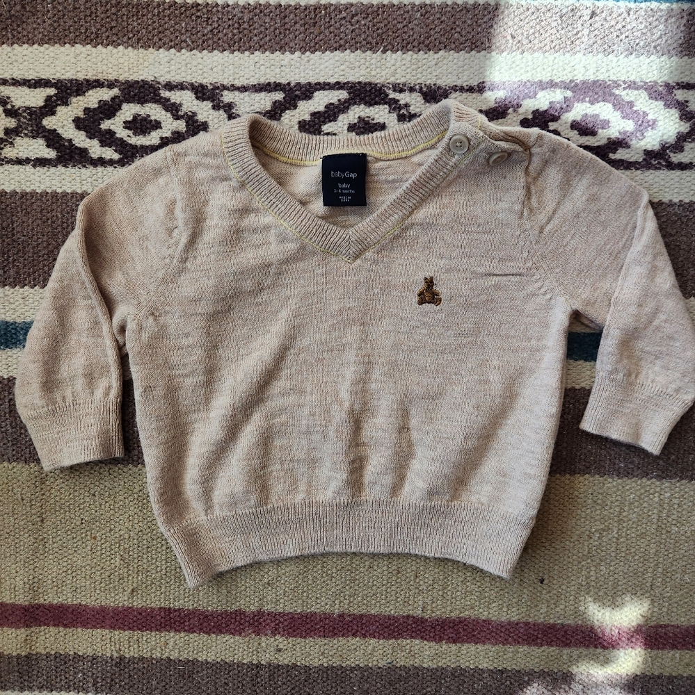 🌻5/$20🌻 BabyGap tan v-neck sweater